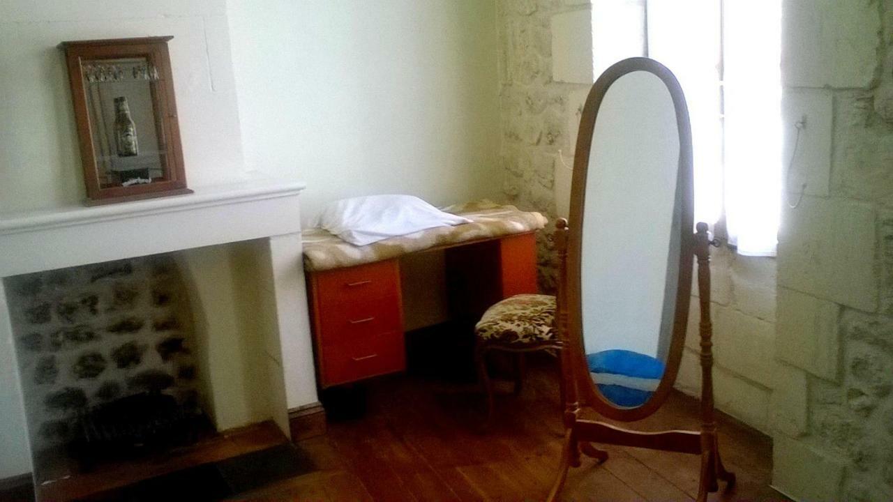 La Maison De L'Aubepin Saint-Savinien エクステリア 写真